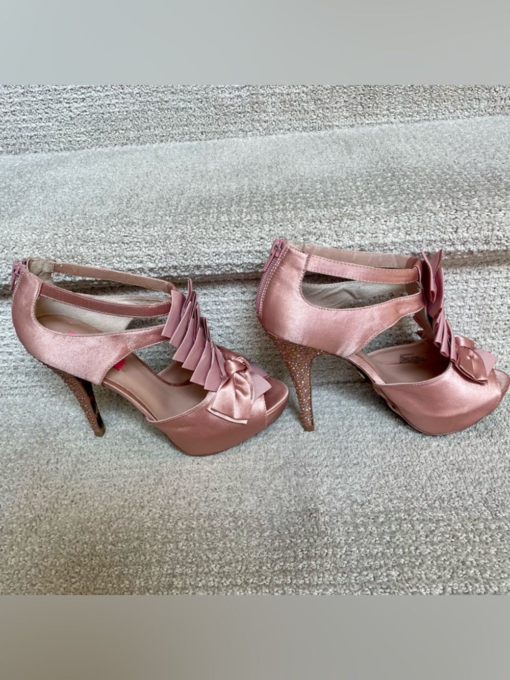 Vintage Y2K Betsey Johnson Blush Pink Satin Rhinestone Platform High Heels 9M - Picture 4 of 13